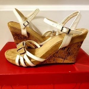 Aerosoles Plush Around sandals